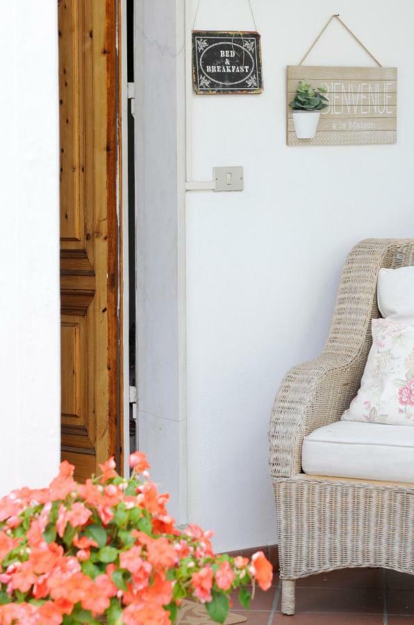 Tre Civette Sul Como Bed & Breakfast Marina di Massa Eksteriør bilde