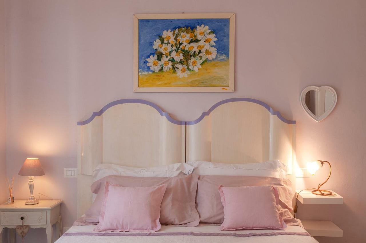 Tre Civette Sul Como Bed & Breakfast Marina di Massa Eksteriør bilde